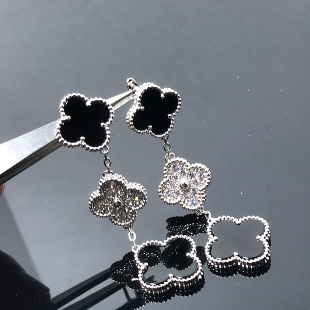 ミロ クローバー 3モチーフ ダイヤモンド オニキス シルバーピアス