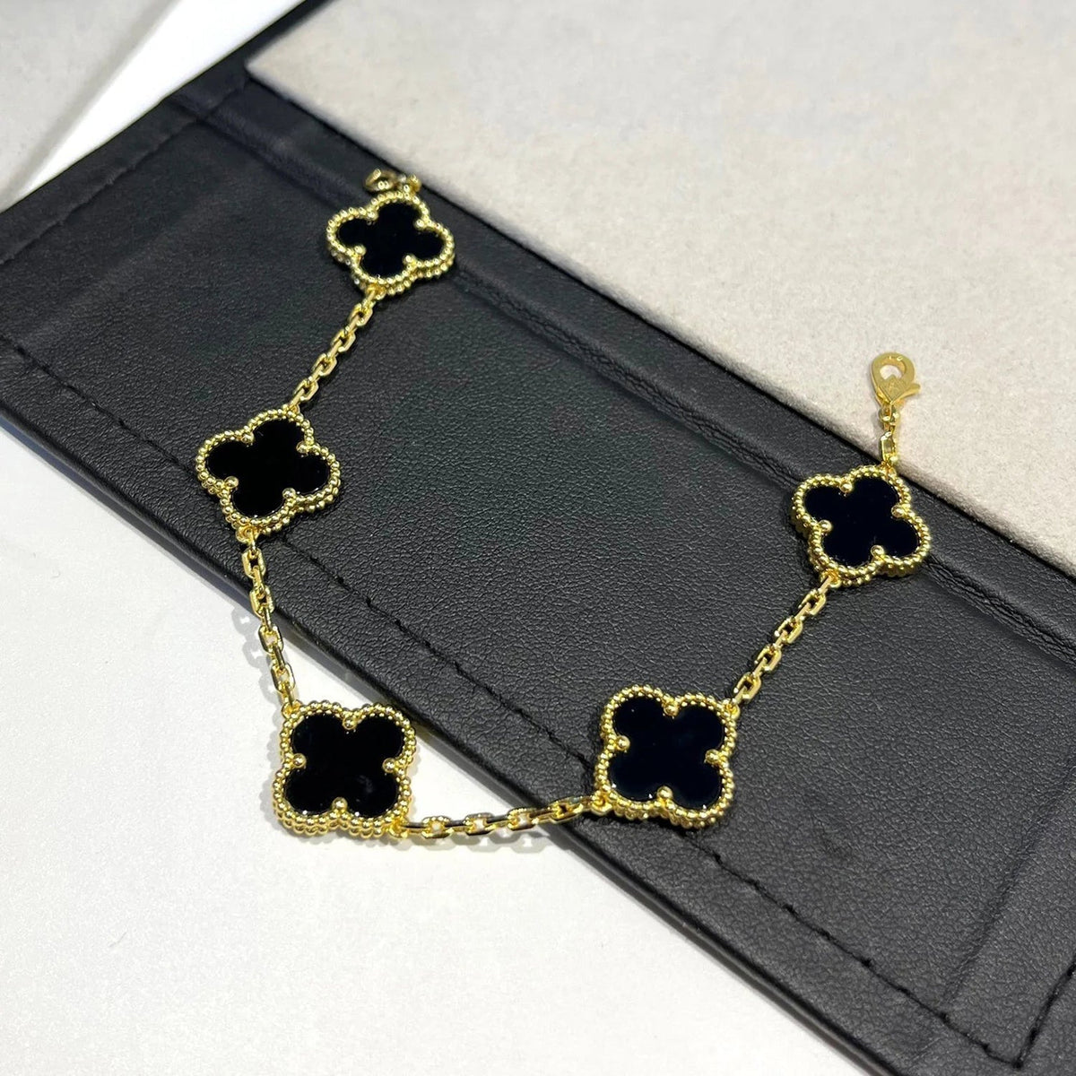 [Miro ]新作 クローバー 5 モチーフ オニキス ブレスレット コレクション