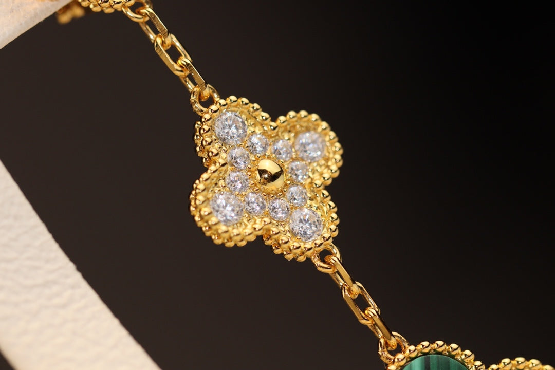 Miro CLOVER EARRINGS GOLD MALACHITE DIAMOND 3 MOTIF