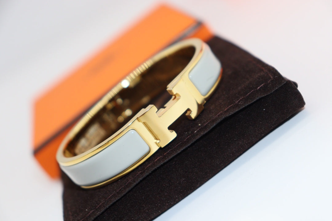Miro H LIGHT BLUE BRACELET