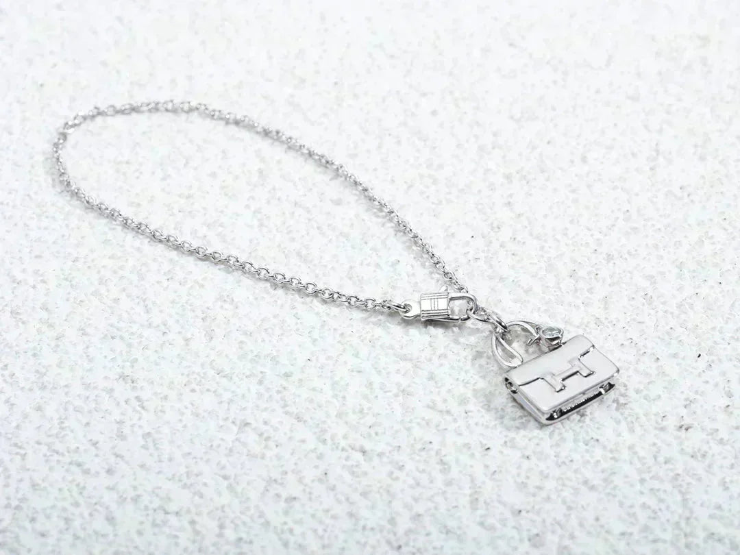Miro AMULETTE PEDANT SILVER NECKLACE