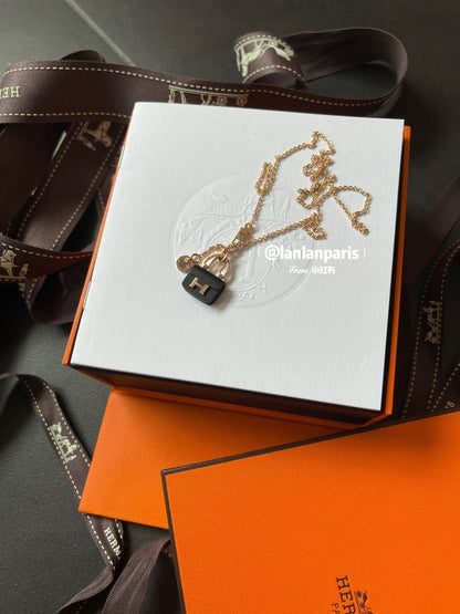 Miro CONSTANCE BLACK PEDANT PINK GOLD NECKLACE