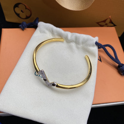 Miro VOLTE UPSITE DOWN DIAMOND GOLD OPEN BRACELET