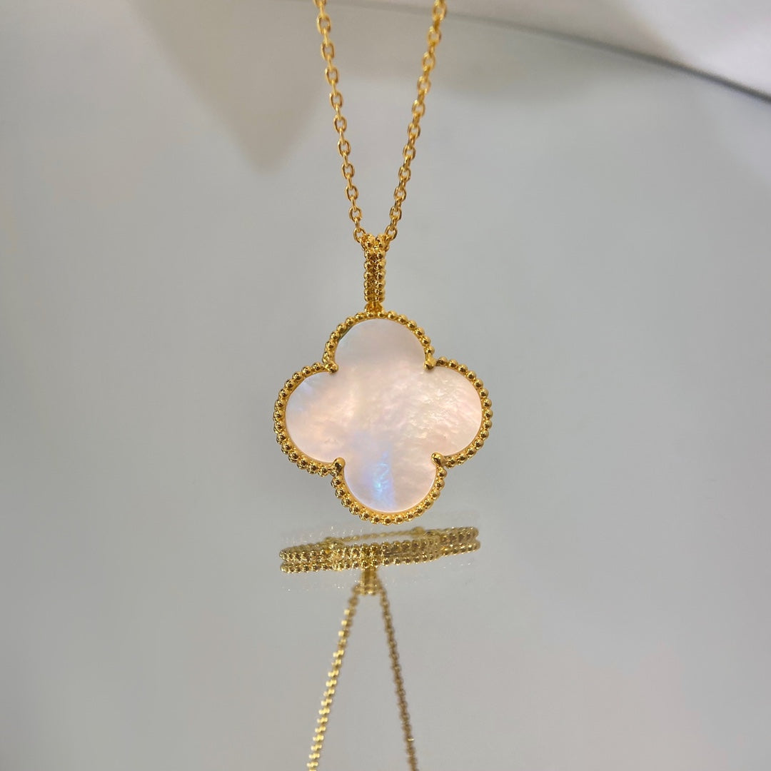 Miro CLOVER 25MM MOP LARGE PENDANT NECKLACE