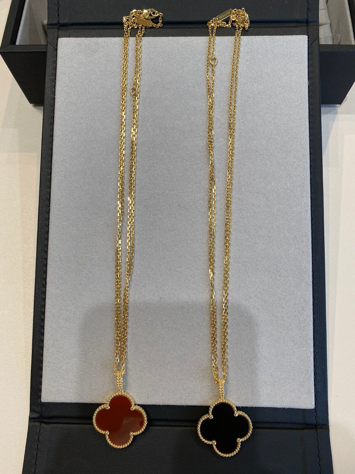 Miro CLOVER 25MM NECKLACE GOLD CARNELIAN