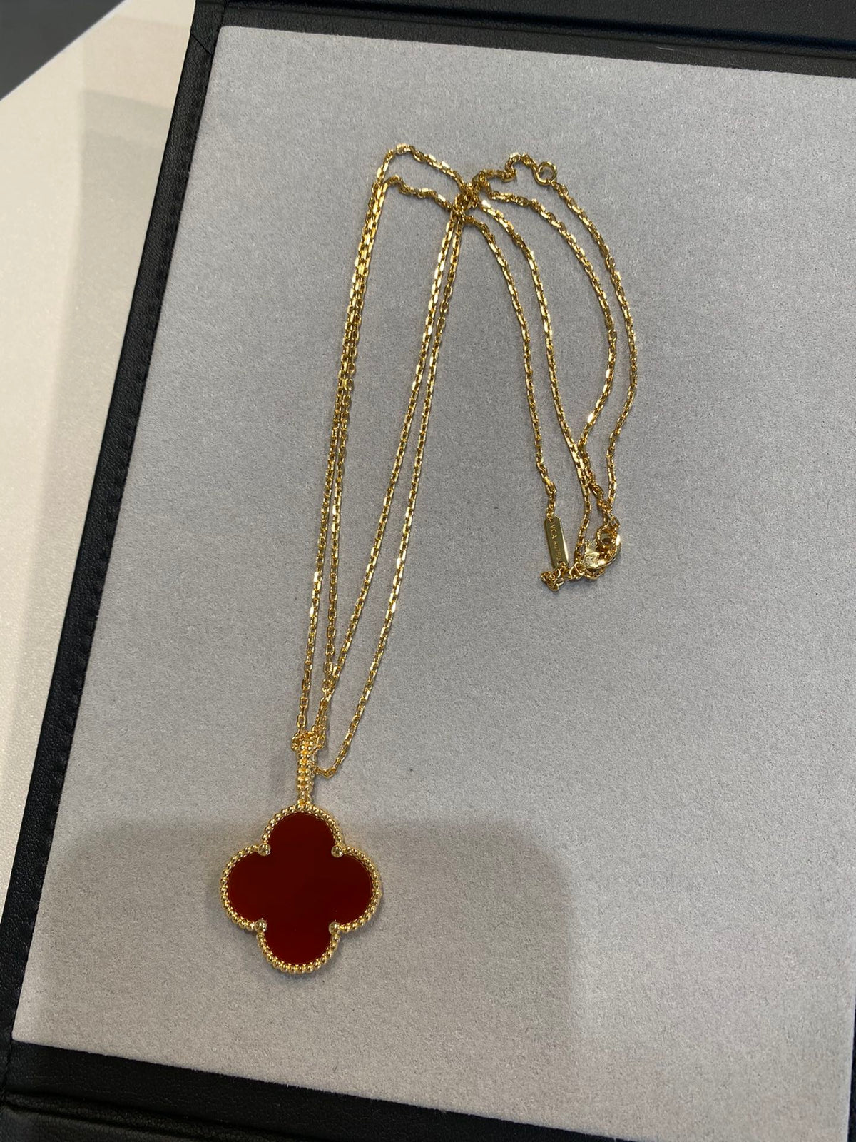 Miro CLOVER 25MM NECKLACE GOLD CARNELIAN