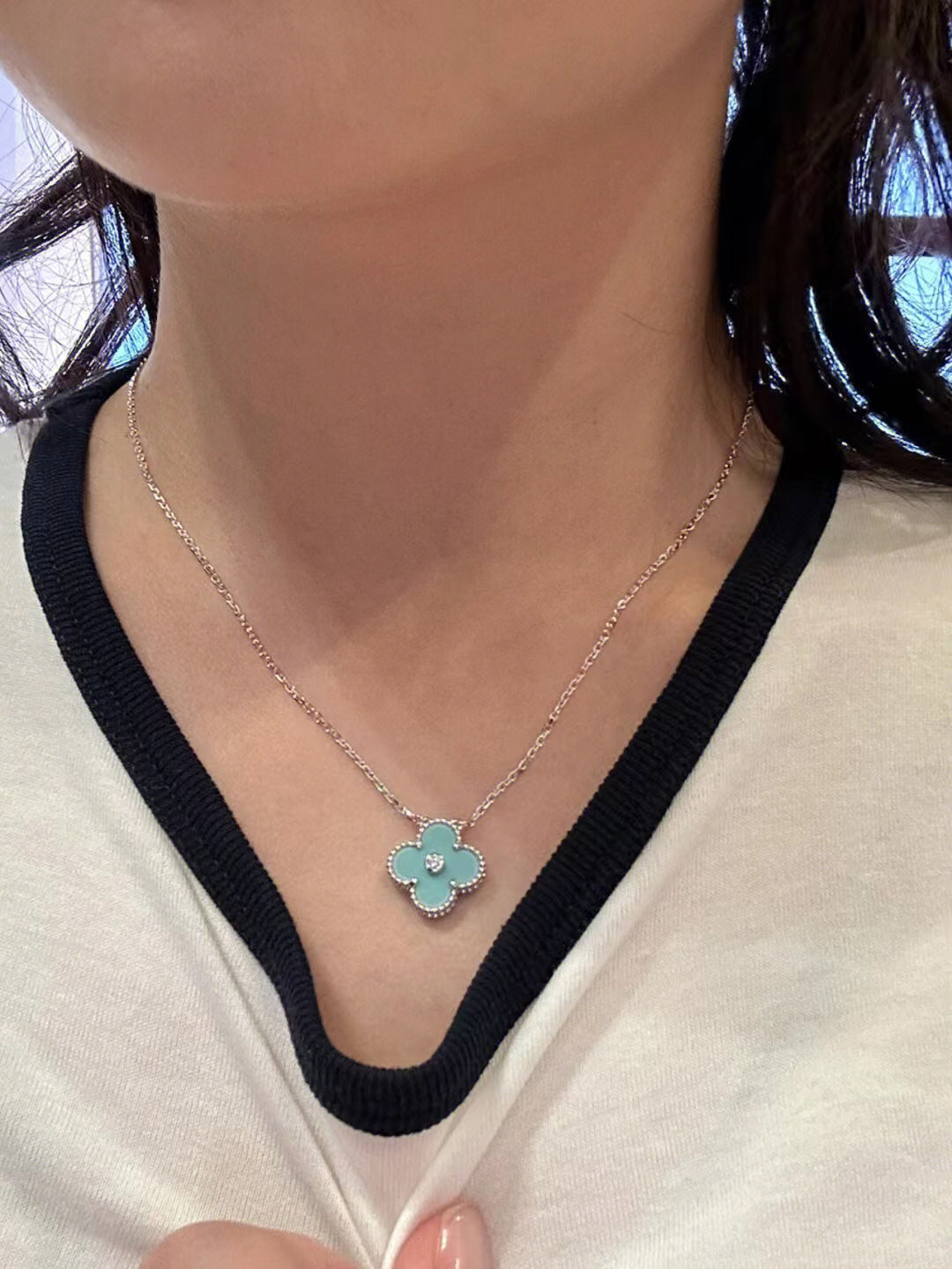 Miro CLOVER 1 DIAMOND LIGHT BLUE SILVER NECKLACE