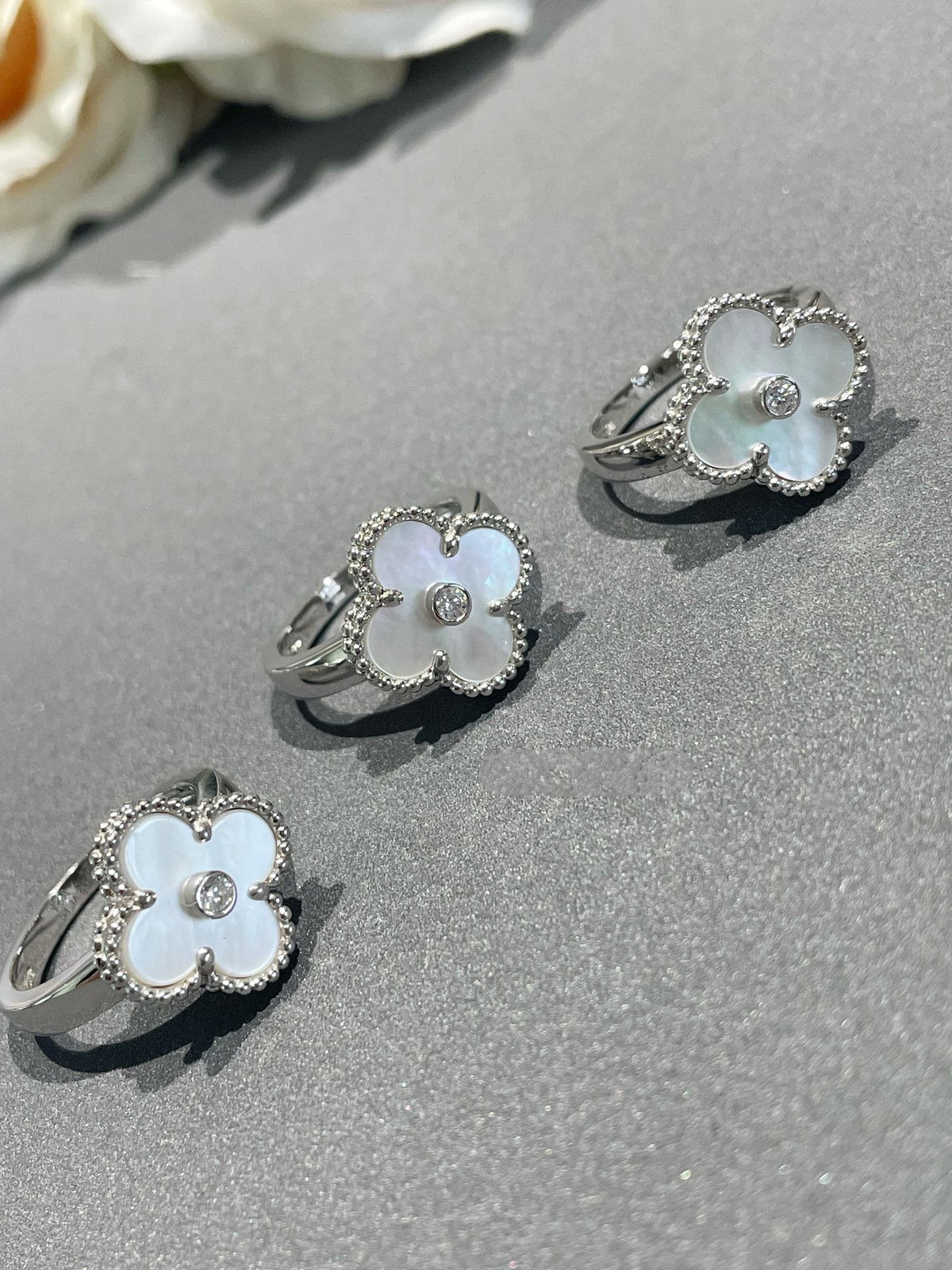 Miro CLOVER SILVER MOP DIAMOND RING