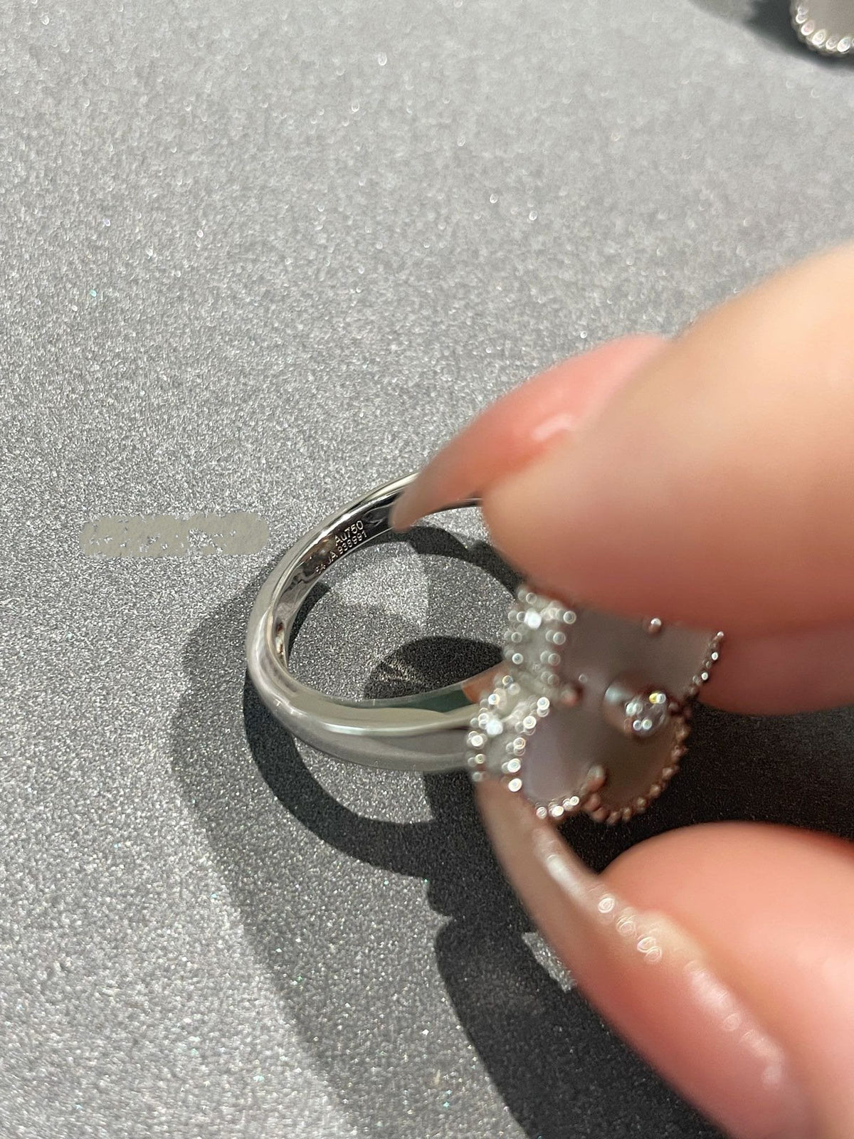 Miro CLOVER SILVER MOP DIAMOND RING