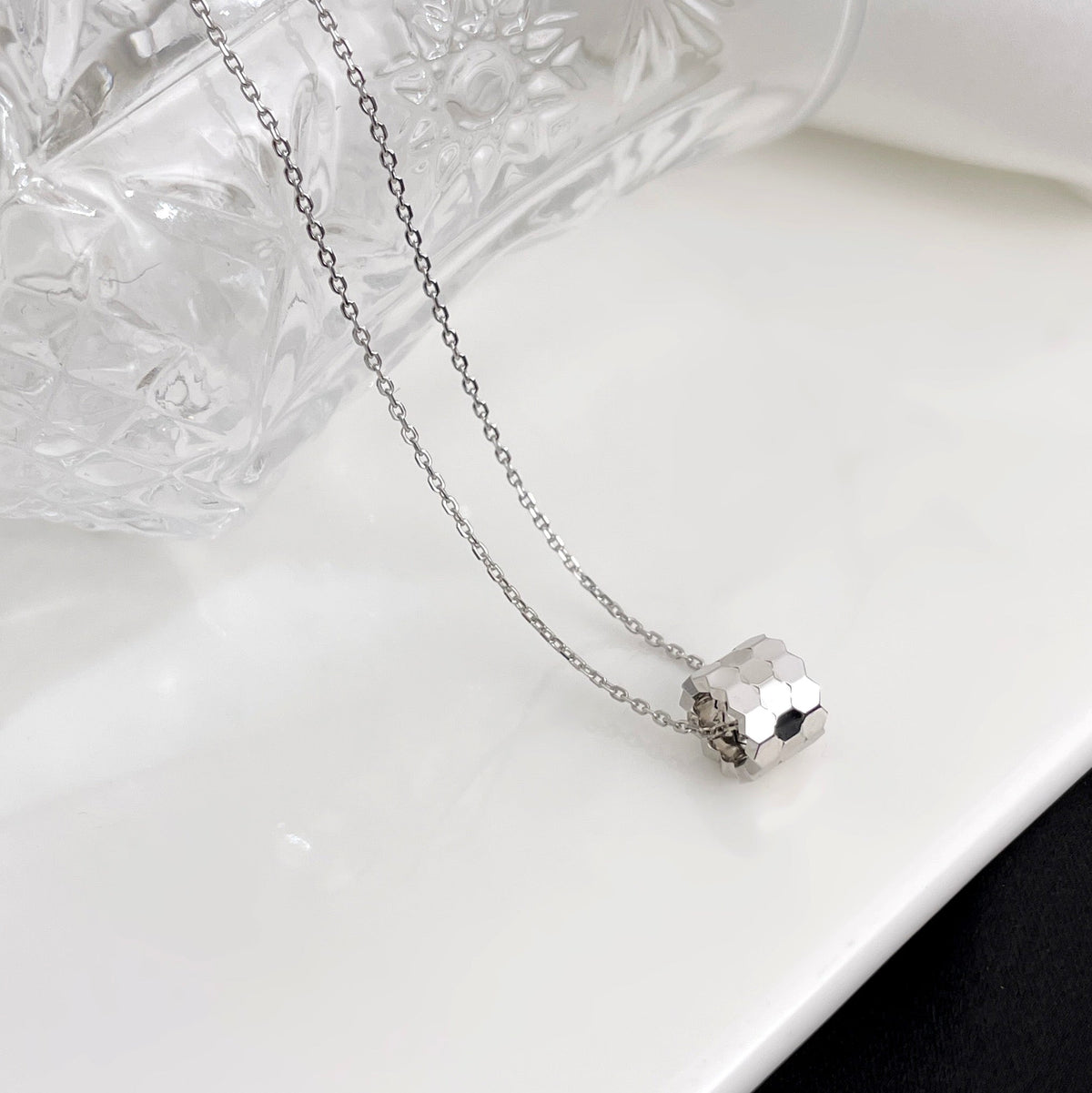 Miro BEE MINI ネックレス