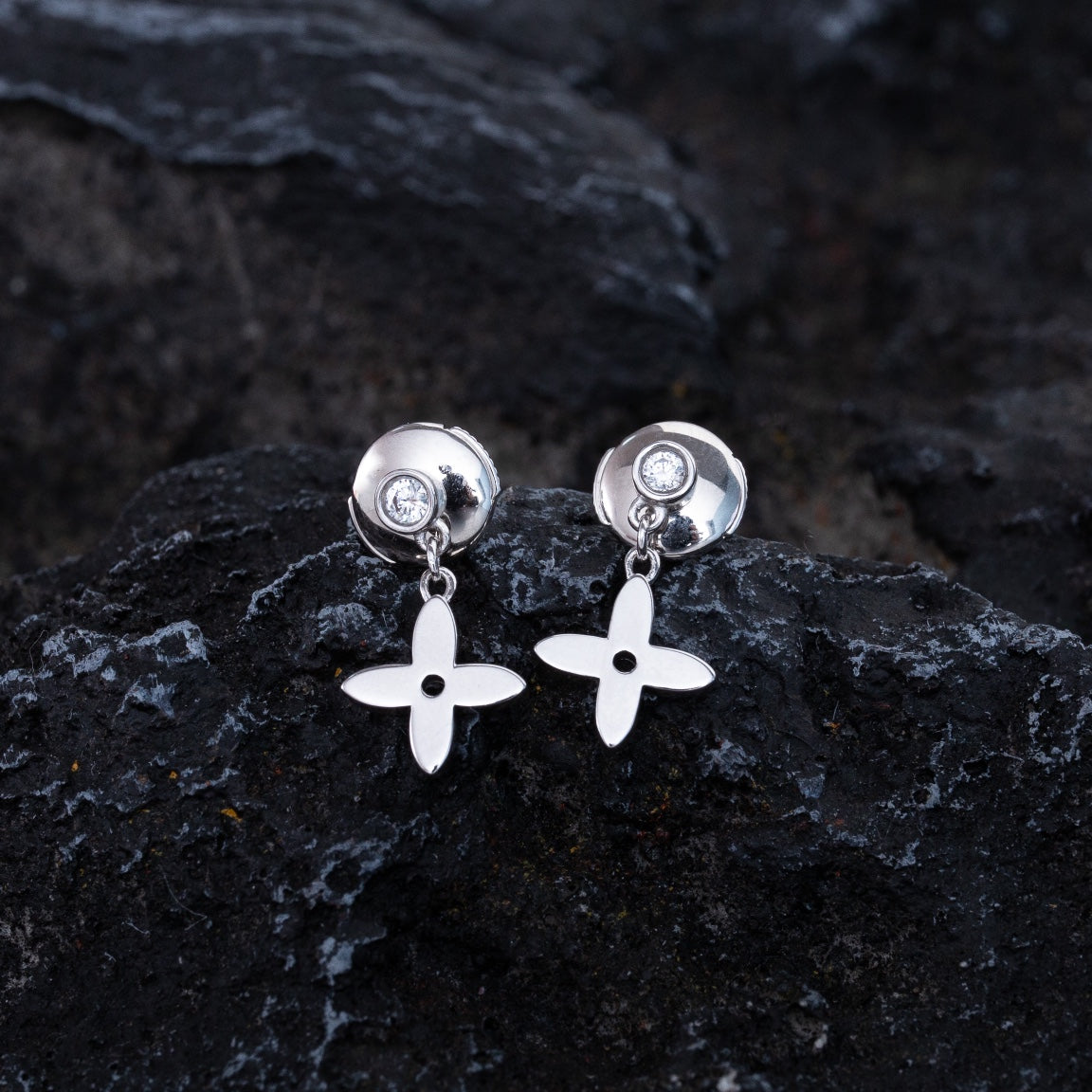 Miro VIDYLLE シルバー ダイヤモンド ミニ ドロップ ピアス