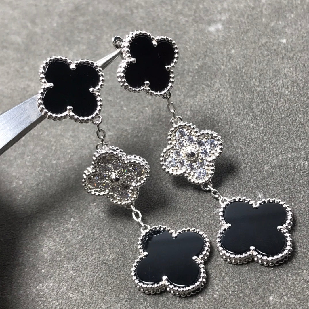 ミロ クローバー 3モチーフ ダイヤモンド オニキス シルバーピアス