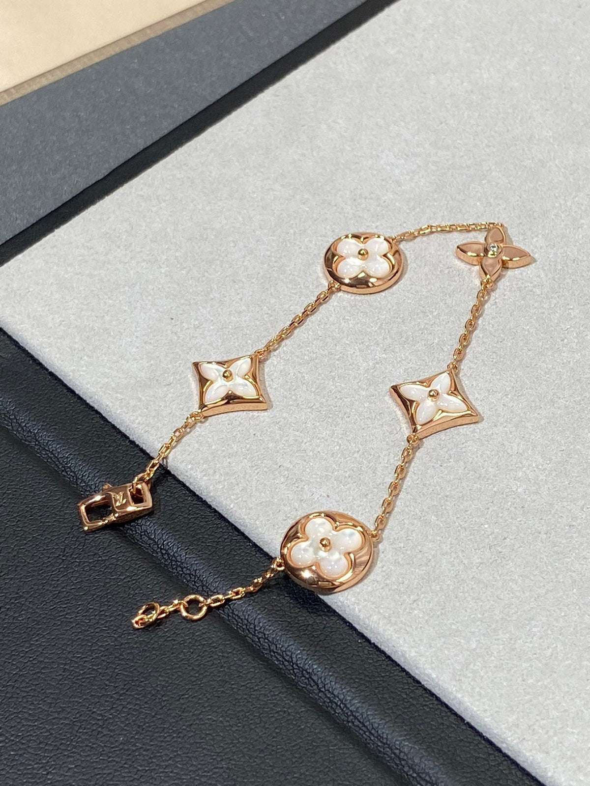 Miro STAR AND SUN 5 MOTIF MOP PINK GOLD BRACELET