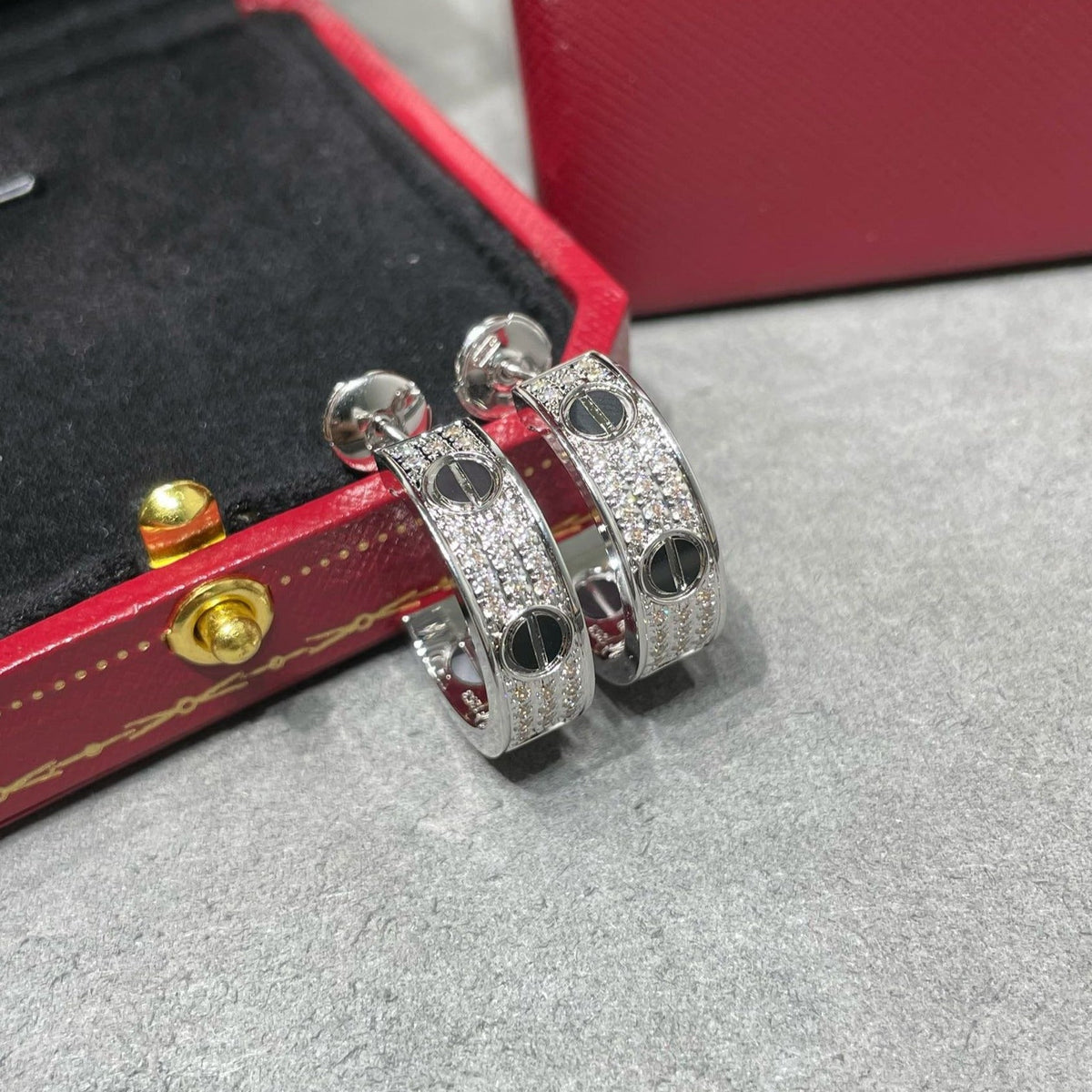 Miro LOVE セラミックダイヤモンドパヴェシルバーイヤリング