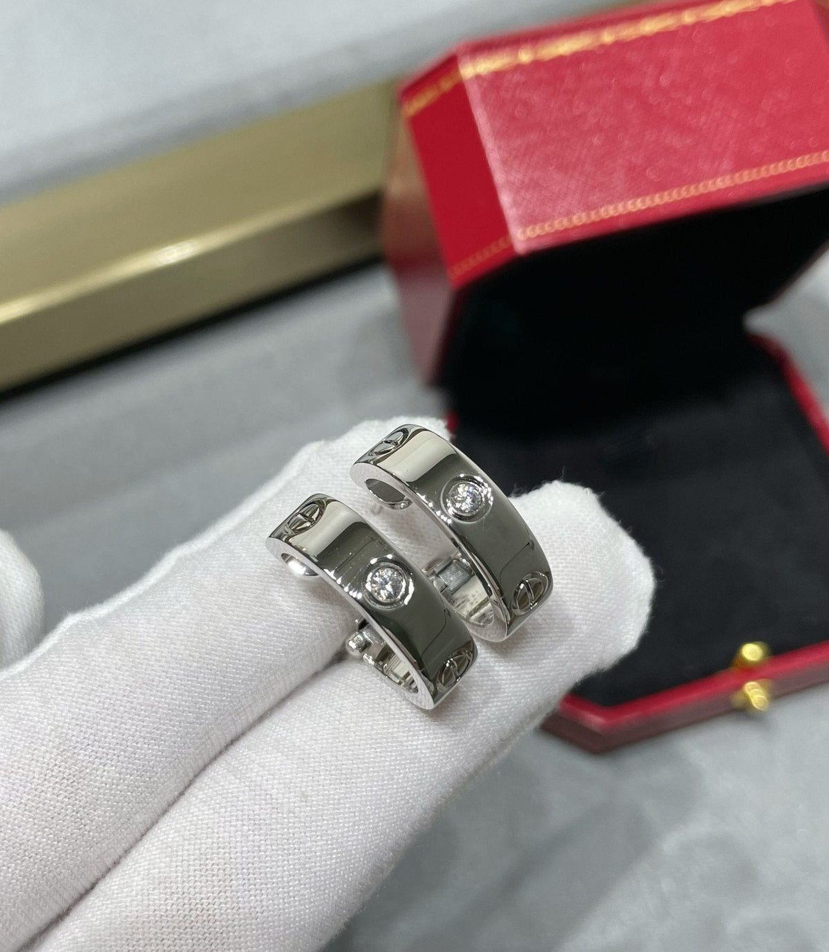 Miro LOVE 5.5MM 1ダイヤモンドイヤリング