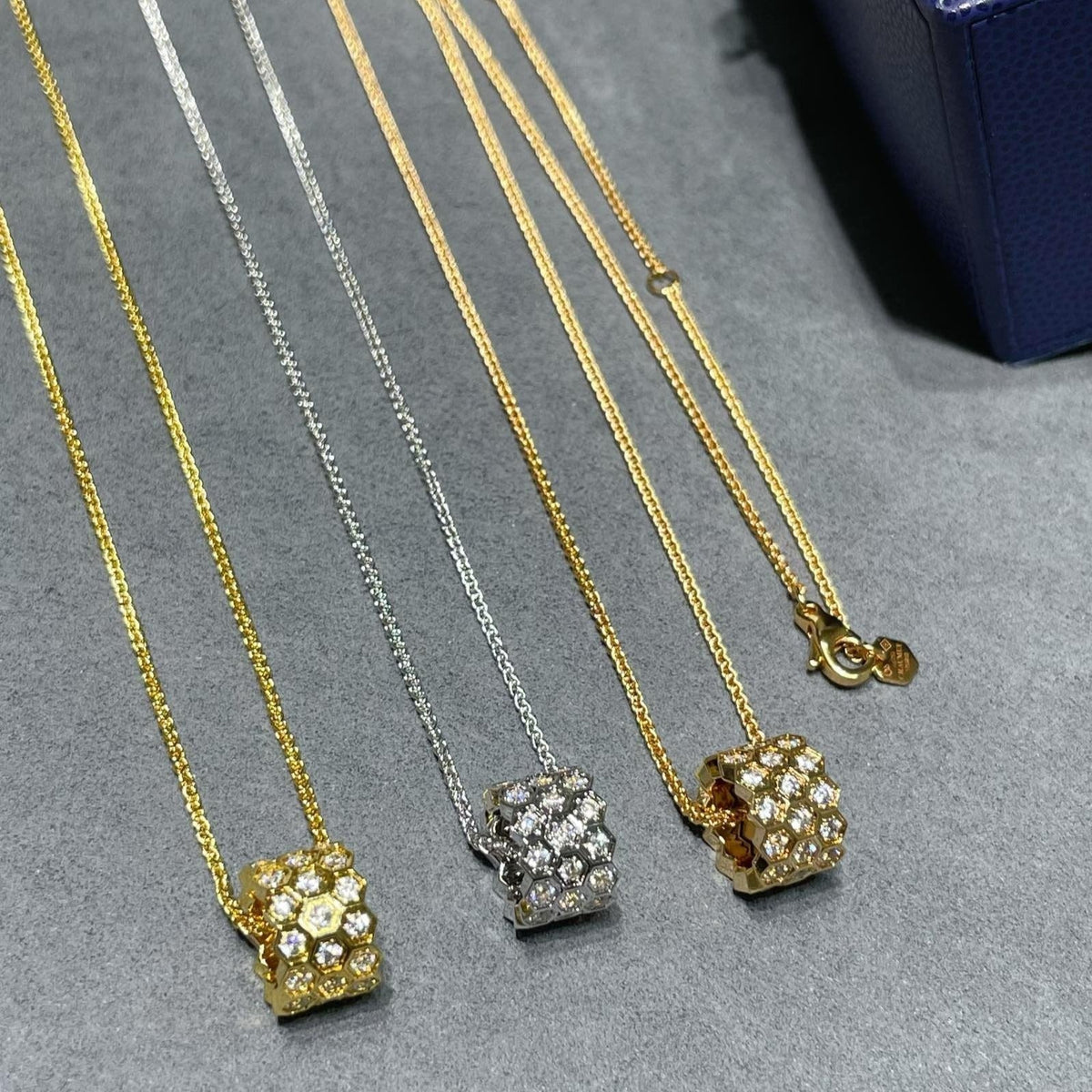 Miro BEE LOVE ダイヤモンド パヴェ 3ロウ ネックレス