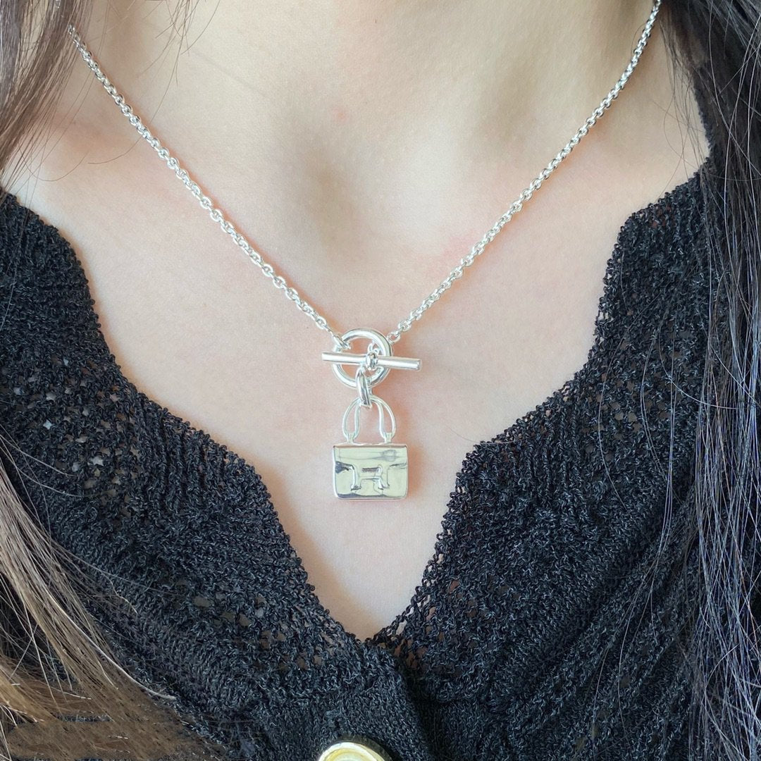 Miro CONSTANCE PEDANT SILVER NECKLACE