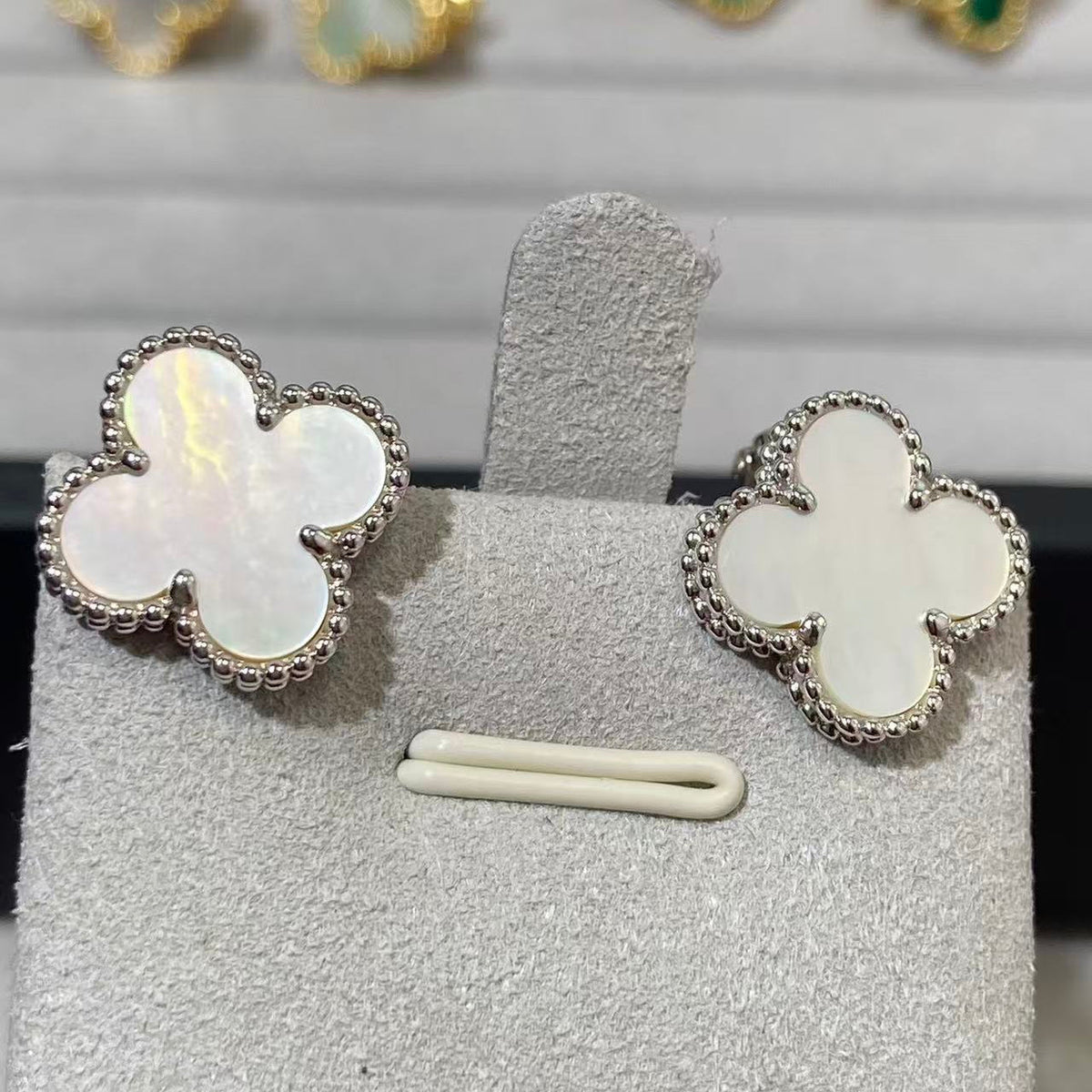 [Miro ] CLOVER LARGE (20mm) 1モチーフ ホワイトマザーオブパール スタッドピアス