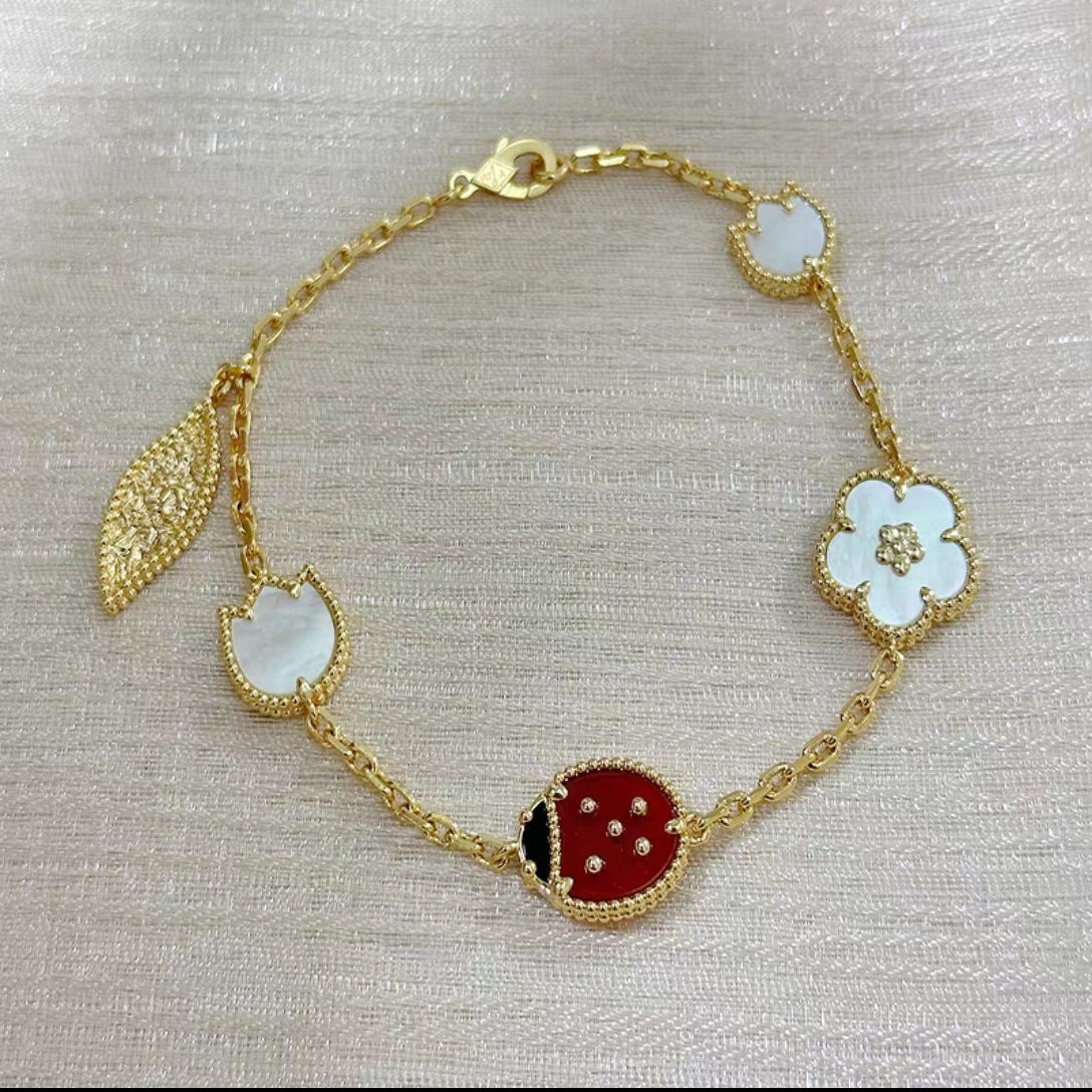 Miro LUCKY SPRING 5 MOTIF BRACELET