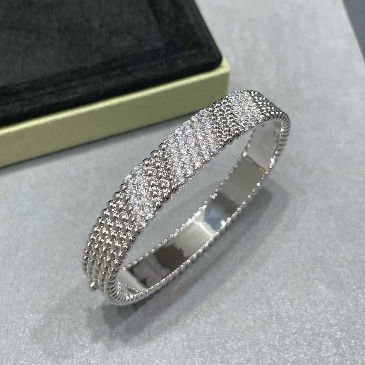[Miro ]  PERLEE DIAMOND BRACELET ,5-ROW DIAMOND-SET DESIGN
