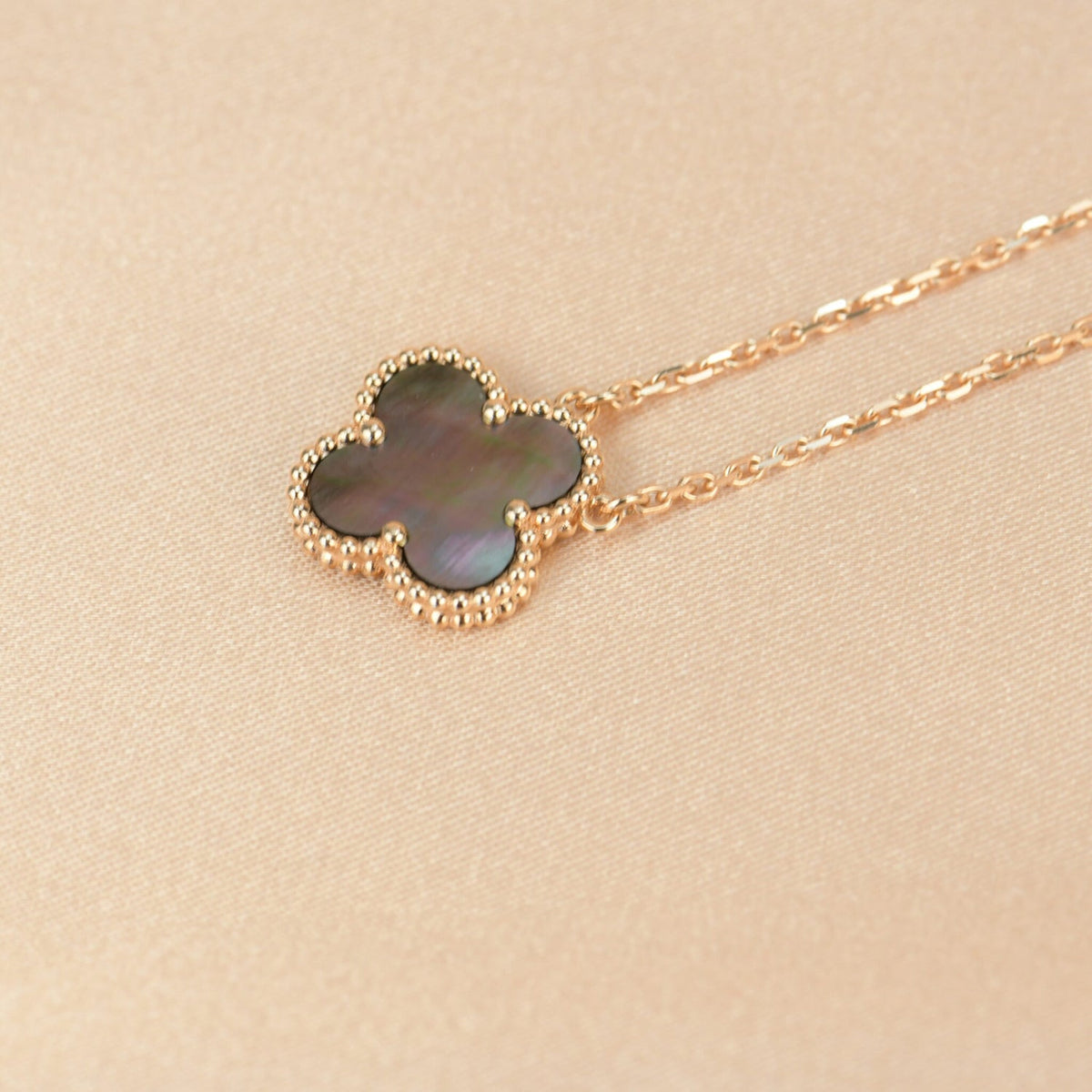 Miro CLOVER 15MM  GRAY MOTHER OF PEARL NECKLACE