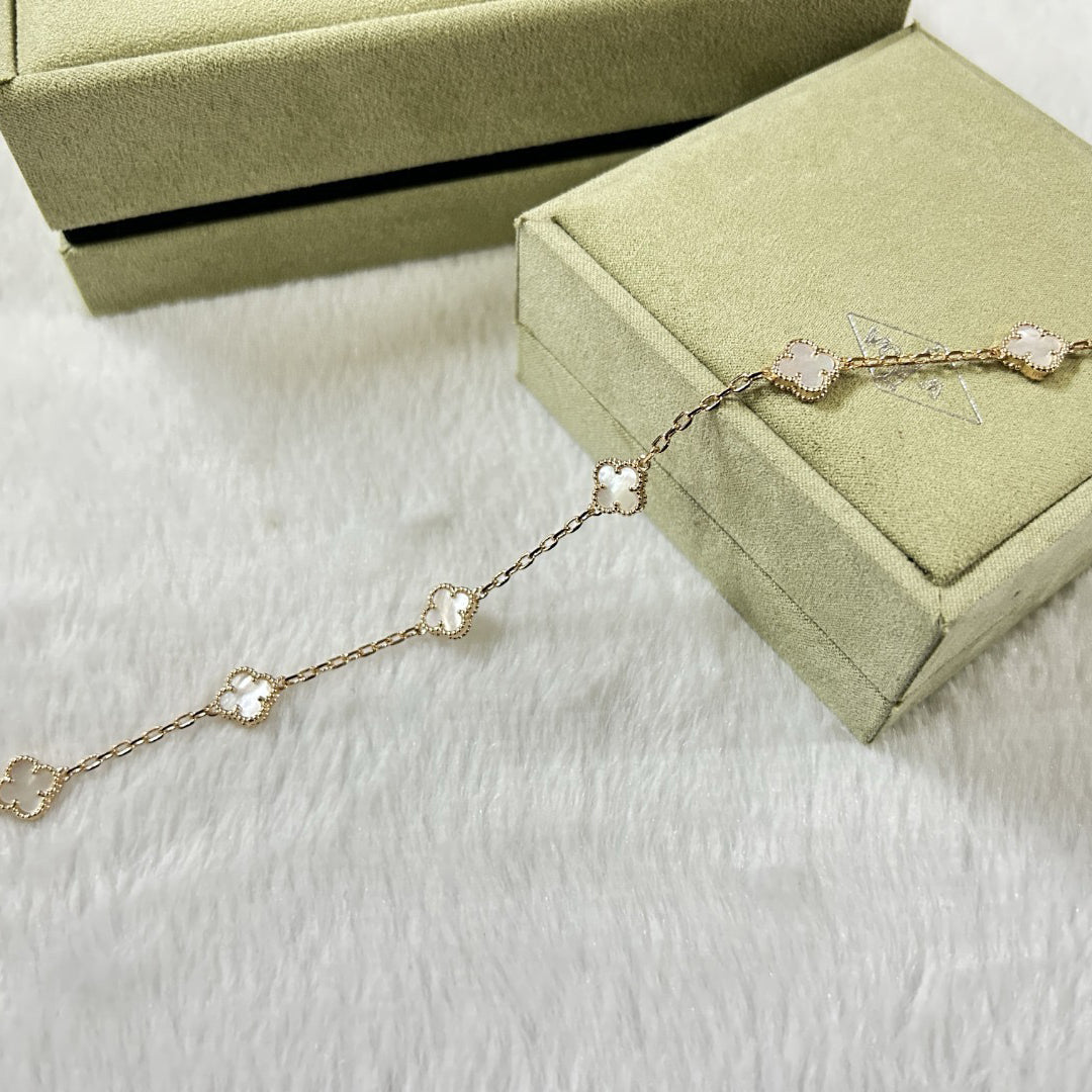 [Miro ]CLOVER 6 MOTIF WHITE MOP BRACELET