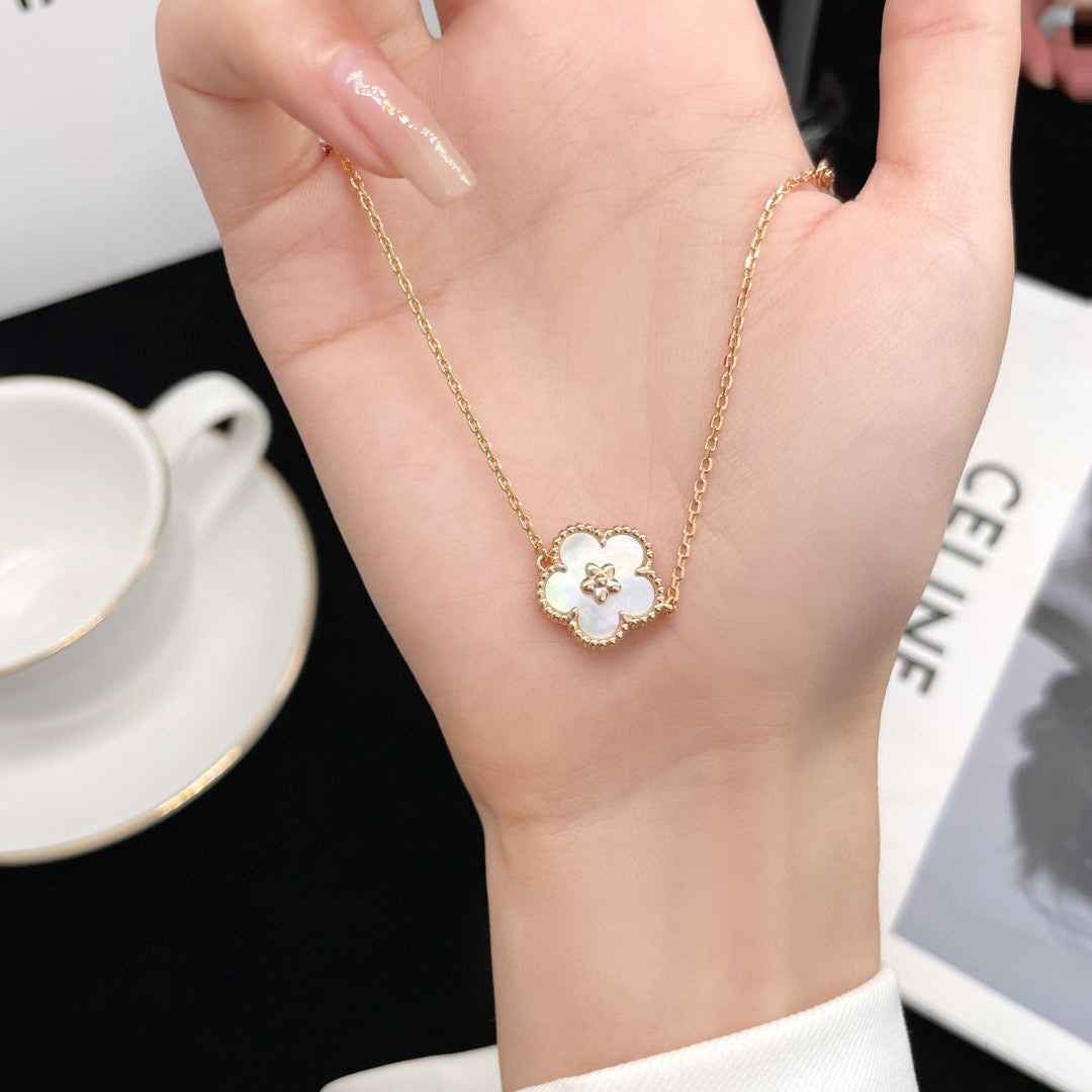 Miro LUCKY WHITE MOP PLUM BLOSSOM  BRACELET