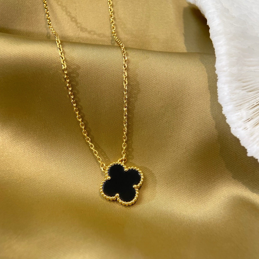 Miro CLOVER 15MM BLACK ONYX SINGLE FLOWER NECKLACE