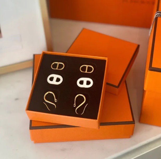 Miro HM O'MAILLON GOLD EARRINGS