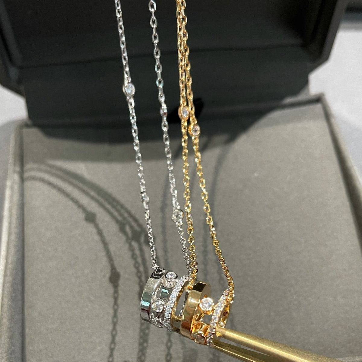 [Miro ]CHAIN MOVE ROMANE PEDAND NECKLACE