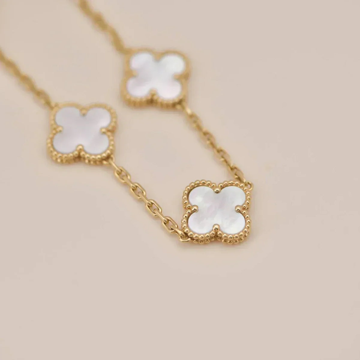 [Miro ]New CLOVER WHITE PEARL MOP 5 MOTIF BRACELET COLLECTION