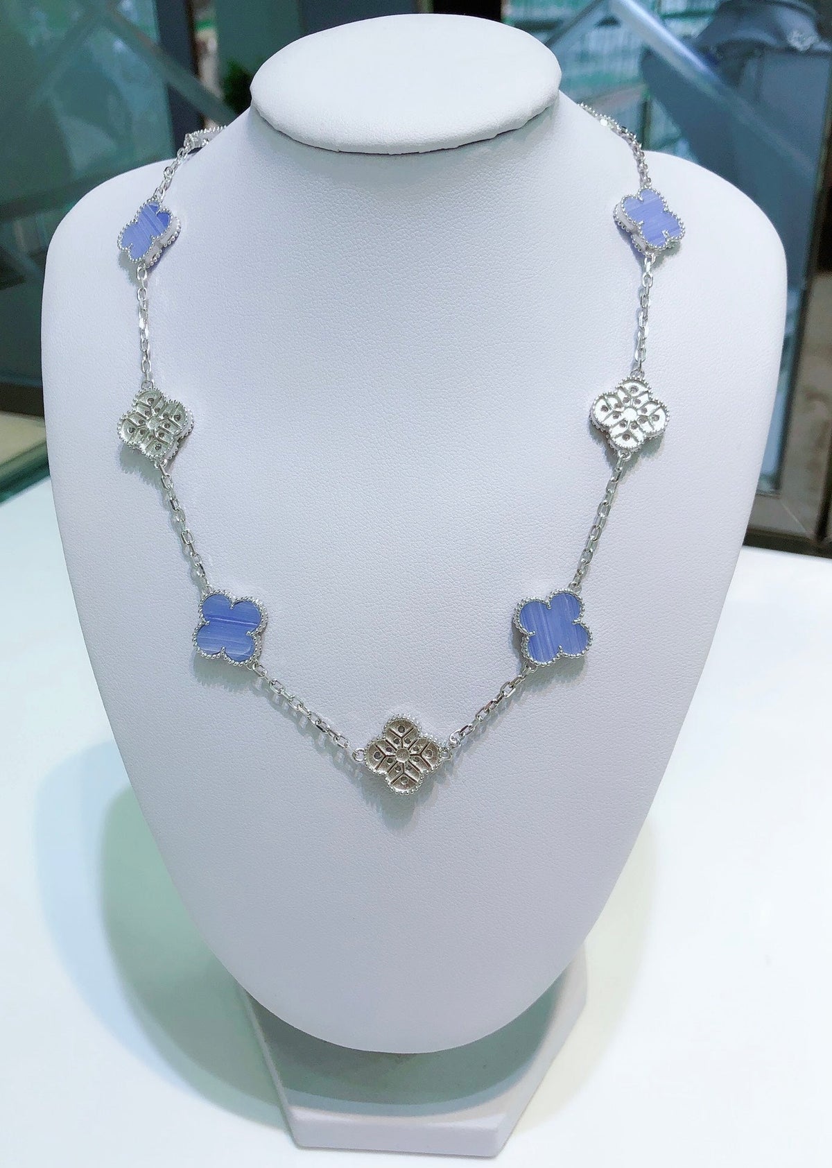 Miro CLOVER 10 MOTIFS CHALCEDONY DIAMONDS SILVER NECKLACE